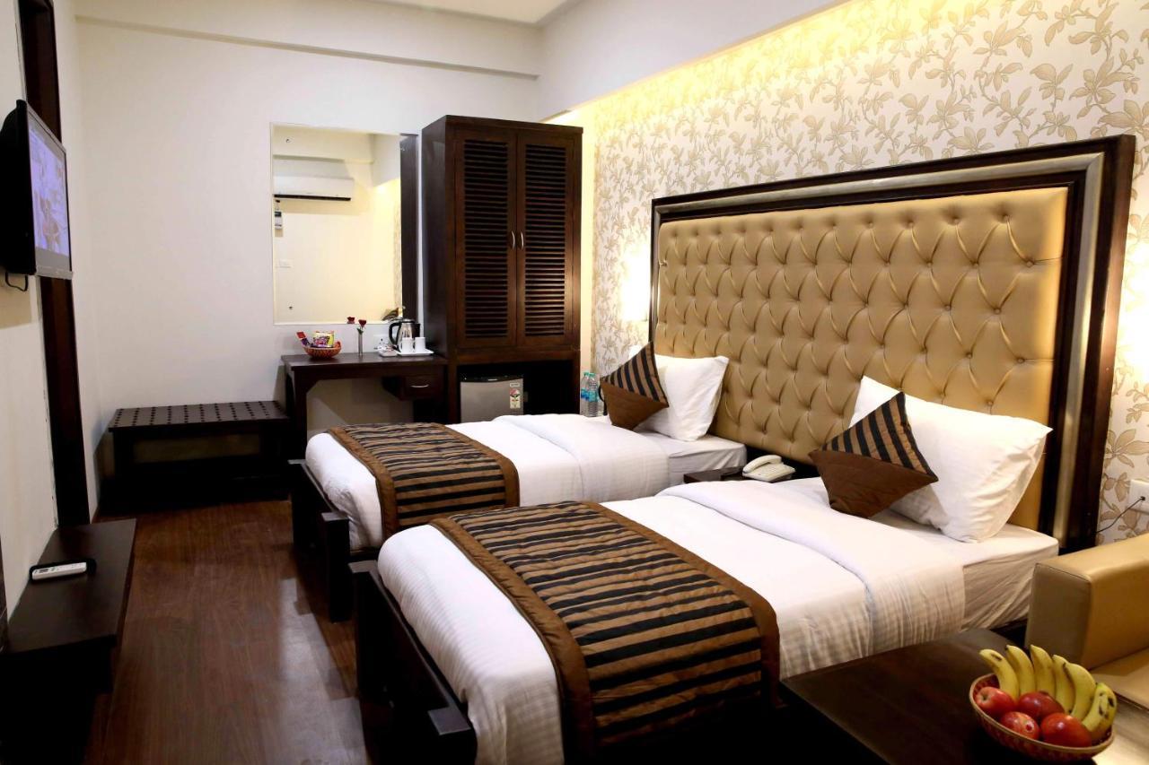 โฮเต็ล ทาจ วิลลา Hotel อัครา ภายนอก รูปภาพ