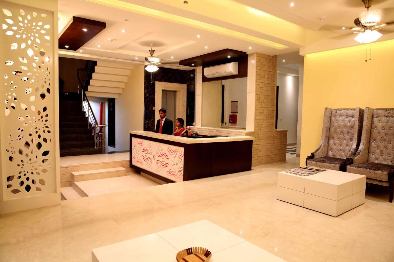 โฮเต็ล ทาจ วิลลา Hotel อัครา ภายนอก รูปภาพ